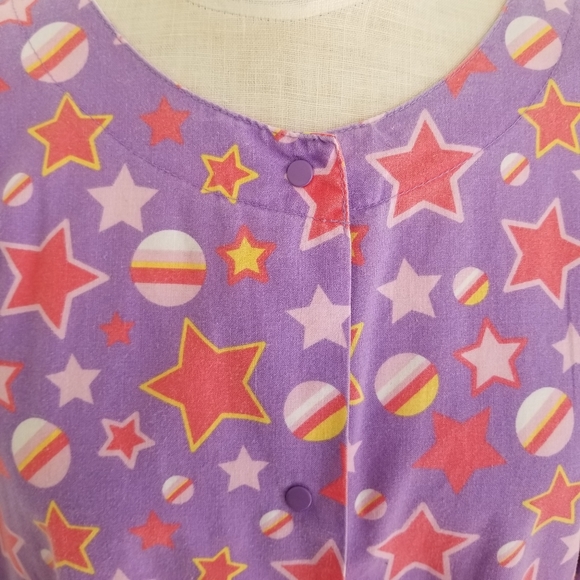 Hub-A-Dub-Scrubs | Planets And Stars Plus Size Snap Front Scrub Top - Picture 5 of 11